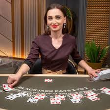 Antarmuka permainan Teen Patti di aplikasi mobile ligaubo
